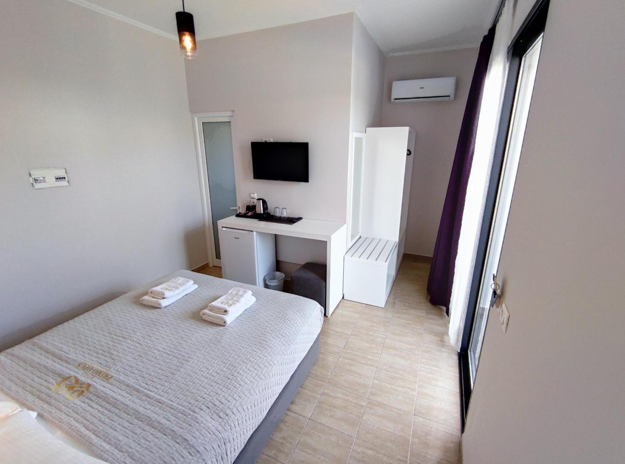 Villa Primo Opus Εξαμίλιο Δωμάτιο φωτογραφία